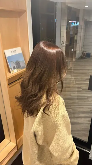 セミロング カラー 滑川 吏音のヘアスタイル