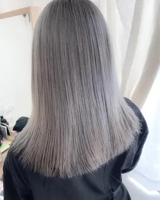 セミロング カラー BOX mico.のヘアスタイル