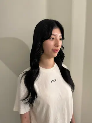 ロング カラー 内沼 恵留菜のヘアスタイル