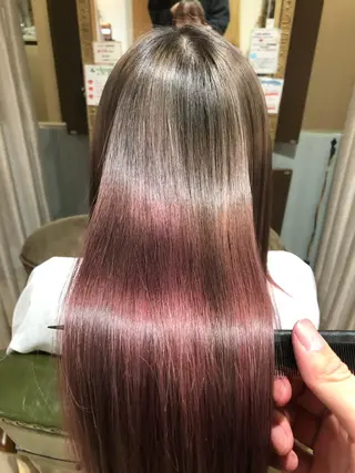 セミロング ハイトーン/ワンカラ /レイヤー/ウルフのヘアスタイル