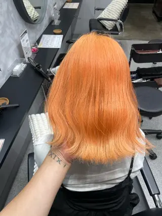 ミディアム デザインカラー/ エクステ/ブリーチのヘアスタイル