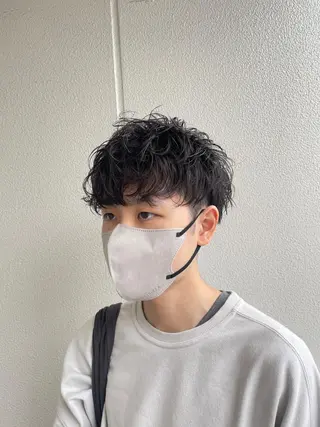 ショート パーマ メンズ 艶髪✨寒色カラー✨ 翁長孝輔のヘアスタイル