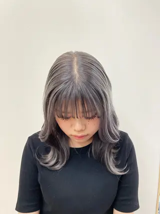 セミロング RINOSHORES YOKOHAMA.日本大通り店所属・ハイトーン nagisaのヘアスタイル