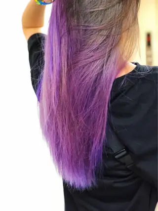 ロング カラー ヤナ マネージャーのヘアスタイル