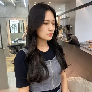 カラー Lond　Chloe所属・りな🌱ショート ☀️レイヤーのヘアスタイル