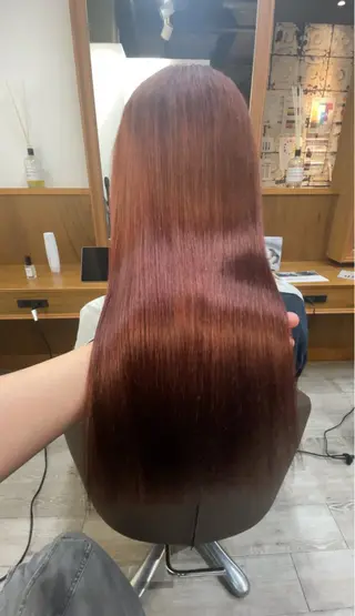 ロング カラー Charmant【シェルマン】所属・〘Charmant〙 レイのヘアスタイル