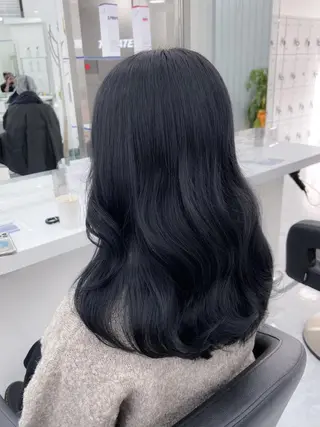 カラー 冬の透明感暗髪❄️ トレンドカラー❄️のヘアスタイル