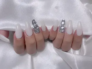 ネイル M2ネイルサロン【長さ出し&フィルイン導入店】所属・長さ出し専門店 RIRIのネイルデザイン