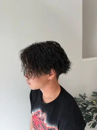 ミディアム パーマ メンズ 壱岐 祥一朗のヘアスタイル