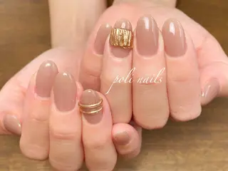 ミディアム ネイル poli nailsのネイルデザイン