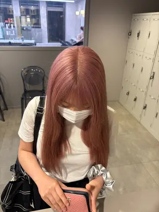 カラー ベージュ/ピンク【く すみカラー】レイヤーのヘアスタイル