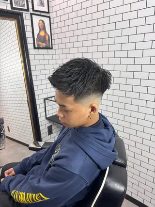 ショート メンズ 戸辺 羅夢のヘアスタイル
