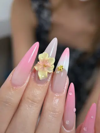 ロング Rola kira nail salon所属・麗 レイのネイルデザイン