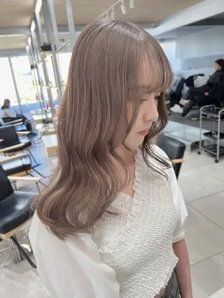 セミロング 透明感♡グレージュ ♡ミルクティー♡のヘアスタイル