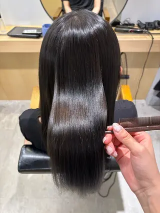 rinka／暖色 ストレートのヘアスタイル