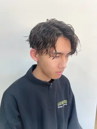 ミディアム パーマ メンズ メンズNO.1口コミ 高評価🟡三澤拓海✅のヘアスタイル