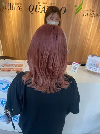 ミディアム カラー 葭葉 久美子のヘアスタイル