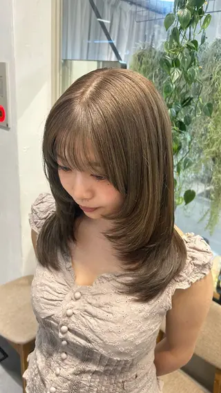 セミロング Lomalia Yuuka/42🩵のヘアスタイル