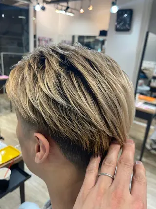 カラー 四ッ井 翔のヘアスタイル