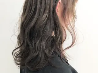 ミディアム カラー パーマ ヘアアレンジ ネイル マツエク・マツパ 川野 彩海のヘアスタイル