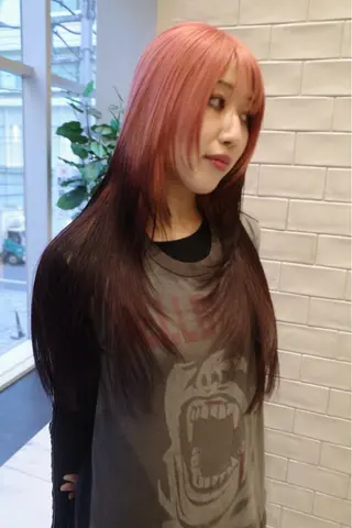 ミディアム カラー SALOWIN所属・ブリーチ🧹 ボブ✨レイヤーのヘアスタイル