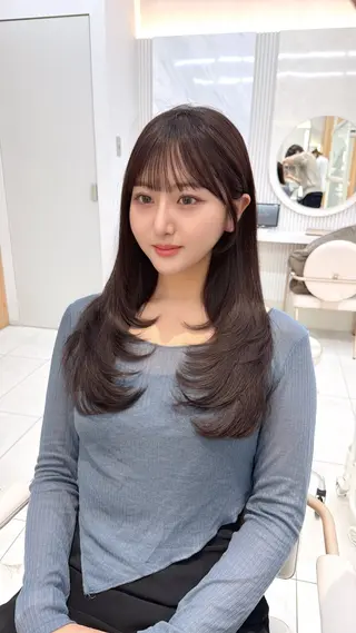 セミロング レイヤーカット/ 顔まわり/アオイのヘアスタイル