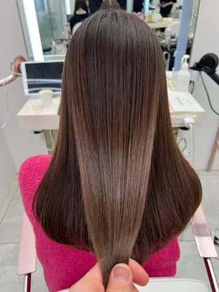 セミロング 顔周りカット/髪質 改善/透明感カラーのヘアスタイル