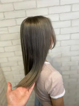 セミロング カラー ヨシダ フミノリのヘアスタイル