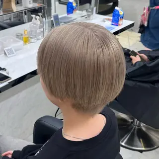 ショート 🍒透明感カラー🌨 🥕ハイトーンカラーのヘアスタイル
