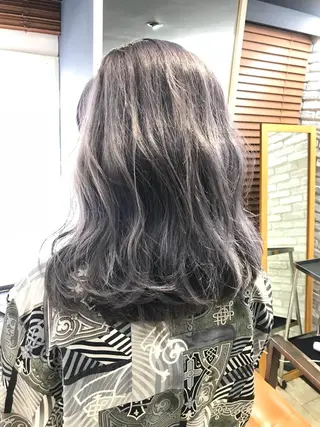 ミディアム カラー レイヤー べージュ 白石研太のヘアスタイル