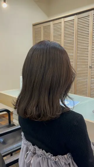 ミディアム カラー CEEK NO.4所属・野口 侑依奈のヘアスタイル