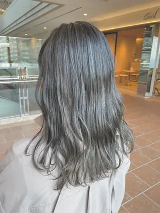 セミロング 【髪風船】上大岡店所属・齋藤 尋真のヘアスタイル