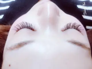 マツエク・マツパ さかい なつみのヘアスタイル