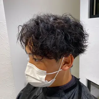 ショート パーマ メンズ 赤み消し🌿 透明感カラー🫧のヘアスタイル