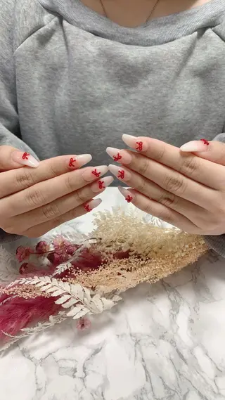 ネイル はな💎ネイル ワンホン、長さ出しのネイルデザイン