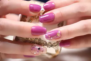 ネイル ママリンド　志村坂上店所属・しみ えんのネイルデザイン