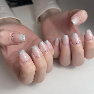 ミディアム アリアグレイス ネイルサロンのネイルデザイン