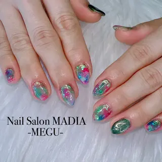 ネイル MADIA藤沢所属・MADIA MEGUのネイルデザイン
