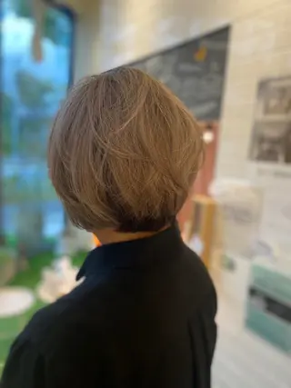 ショート レイヤーカット✨ 艶髪藤野のヘアスタイル