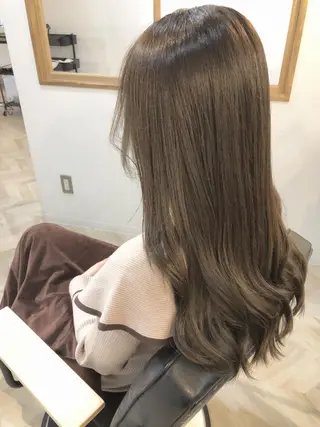 ロング PACE所属・ayumi ／透明感カラーのヘアスタイル