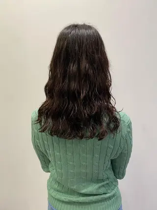 セミロング パーマ ✨透明感カラー✨ 🦖佐々木未来🦕のヘアスタイル