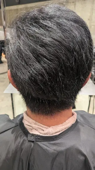カラー 金川 萌萌のヘアスタイル