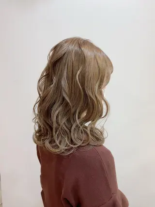 セミロング カラー ノーブル美容室イオン高橋店所属・鈴木 純子のヘアスタイル