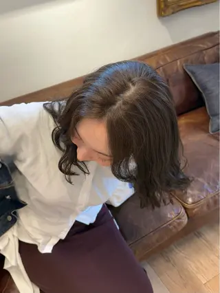 ミディアム カラー ミルクティー× グレージュMOMOのヘアスタイル