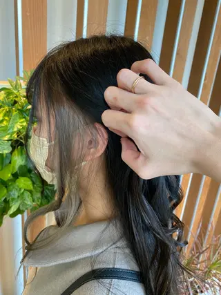 ロング カラー 貝本 遥那のヘアスタイル