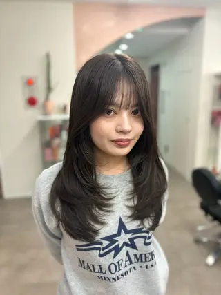 ロング amu/ブリーチなし ダブルカラーのヘアスタイル