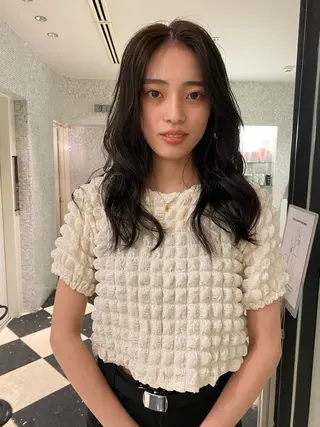 セミロング 高山 沙来/レイヤー カット/髪質改善艶髪のヘアスタイル