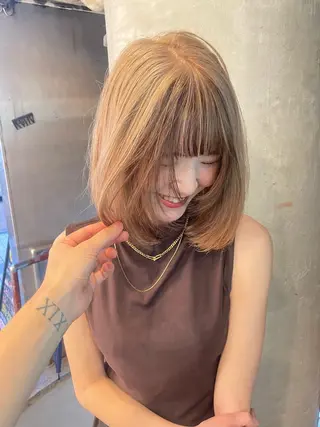 ミディアム デザインカラー/ エクステ/ブリーチのヘアスタイル