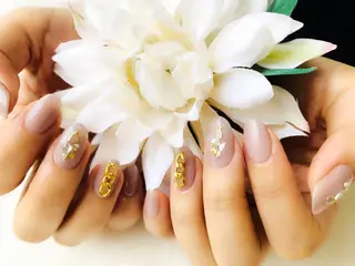 ネイル 【尾下】 ロイヤル•セラピストのネイルデザイン