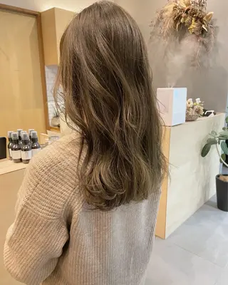 ロング LORO.hairmake&spa所属・山﨑 ひよりのヘアスタイル